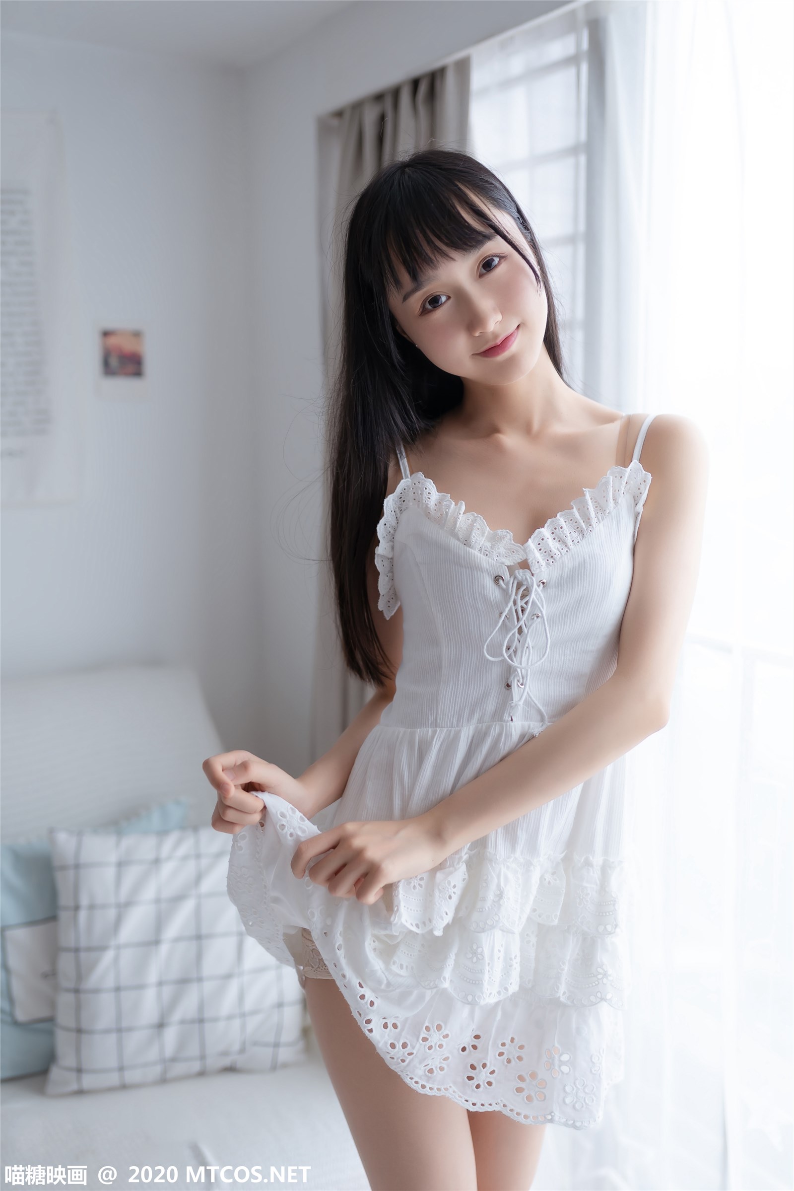 A girl in white dress(24)